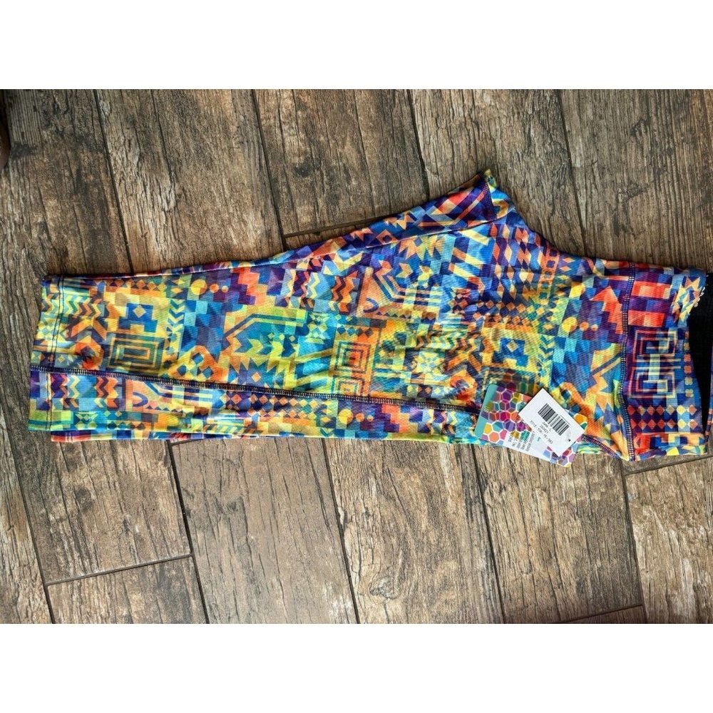Lularoe Simply Comfortable Jade Activewear Stretch Aztec Design Capri
